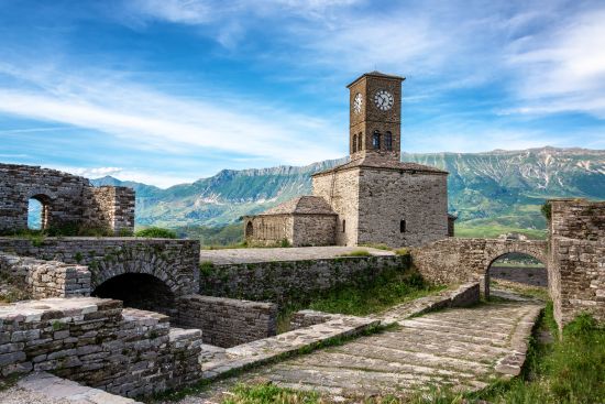 Albanie-uvod-gjirokaster.jpg